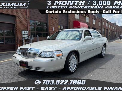 Used 2005 Lincoln Town Car Signature Limited