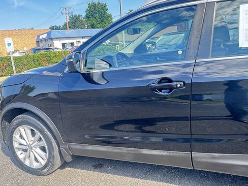 Used 2017 Nissan Rogue Sport SV AWD/4WD image 8