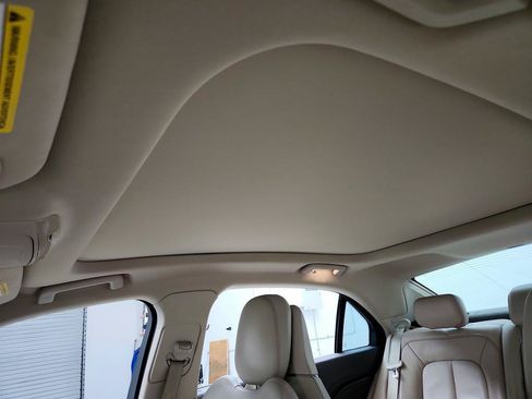 Used 2018 Lincoln Continental Reserve AWD/4WD image 15