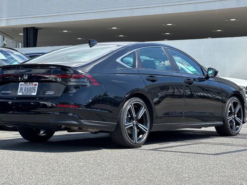 Used 2024 Honda Accord Sport image 4