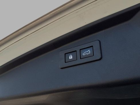 Used 2020 Subaru Outback Limited image 24