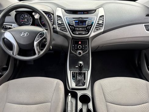 Used 2016 Hyundai Elantra SE image 4