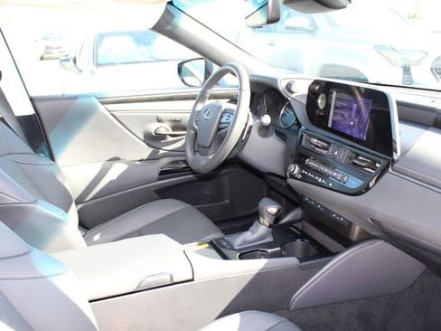 Certified 2024 Lexus ES 350 w/ Premium Package image 5