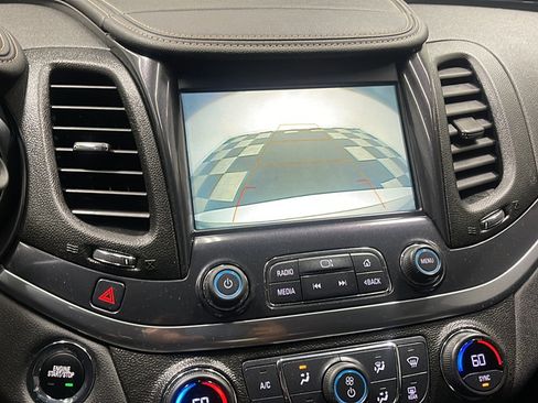Used 2018 Chevrolet Impala LT FWD image 9