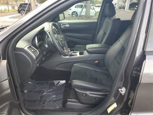 Used 2017 Jeep Grand Cherokee Altitude image 17