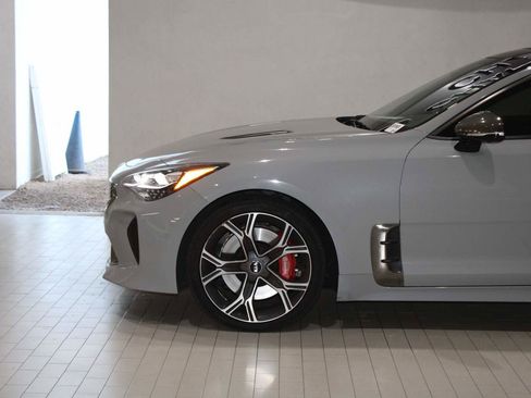 Used 2020 Kia Stinger GT2 image 4