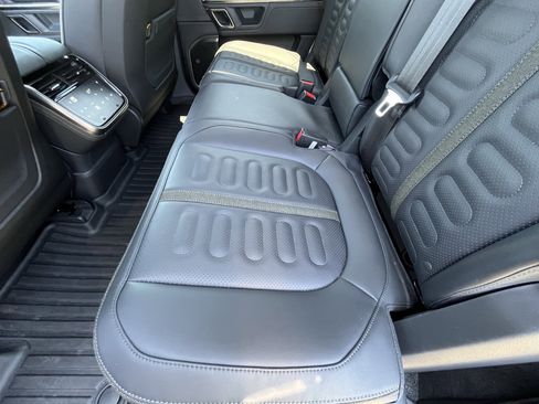 Used 2024 Rivian R1S Adventure AWD/4WD image 29