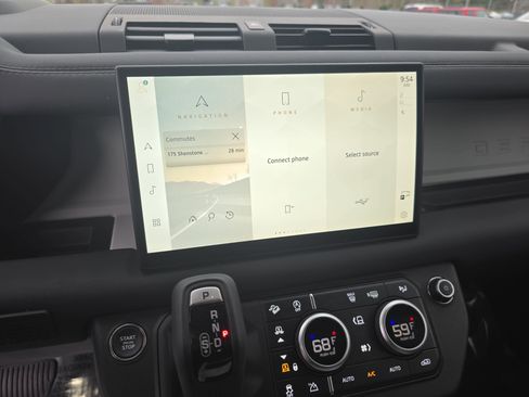 Used 2025 Land Rover Defender 110 S image 19