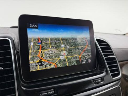 Used 2017 Mercedes-Benz GLS 450 4MATIC image 29
