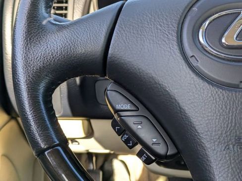 Used 2004 Lexus SC 430 Convertible image 22