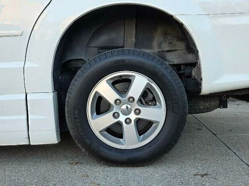 Used 2013 Dodge Grand Caravan SXT image 34