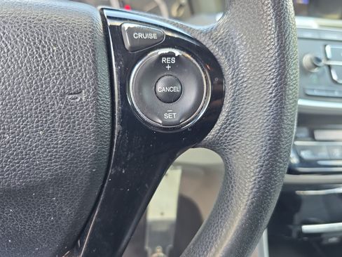 Used 2016 Honda Accord LX image 17