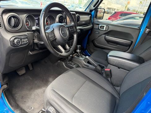 Used 2022 Jeep Gladiator Sport image 5