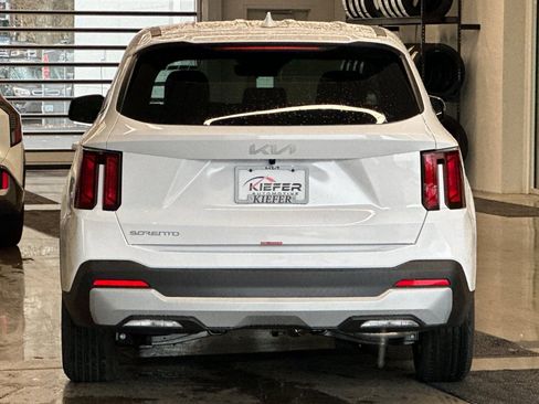 New 2026 Kia Sorento LX image 4