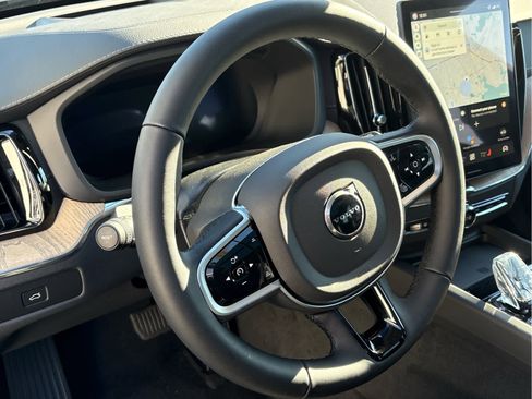 New 2026 Volvo XC60 B5 Ultra w/ Protection Package Premier image 11