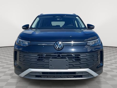 Used 2025 Volkswagen Tiguan S AWD/4WD image 2