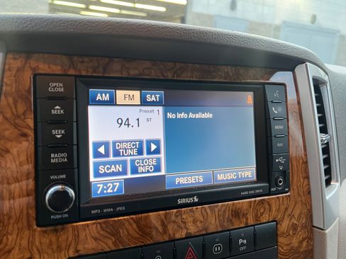 Used 2010 Jeep Grand Cherokee Limited w/ Trailer Tow Group IV image 20