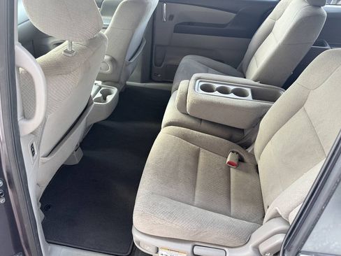 Used 2016 Honda Odyssey SE image 16