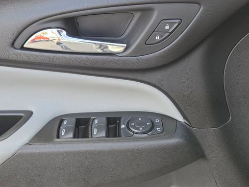 Used 2024 Chevrolet Equinox LS w/ LS Convenience Package image 17