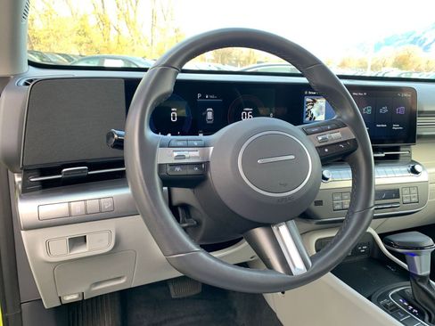 Used 2025 Hyundai Kona SEL image 34