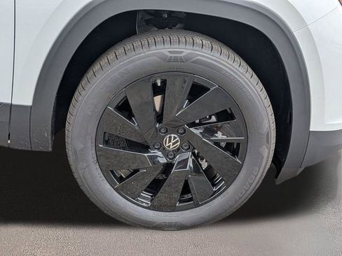 New 2026 Volkswagen Atlas SE FWD image 11