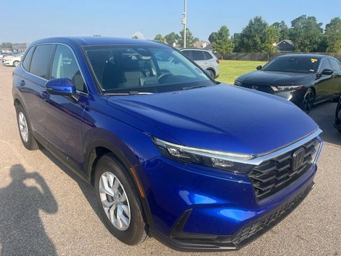 Used 2025 Honda CR-V LX image 2