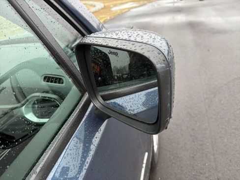 Used 2020 Jeep Renegade Latitude w/ Cold Weather Group image 5