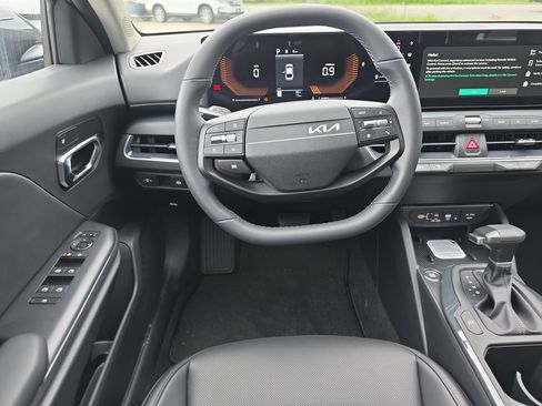 New 2026 Kia K4 EX FWD image 13