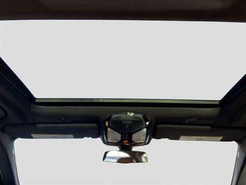 Used 2018 BMW 530i xDrive w/ Premium Package image 11