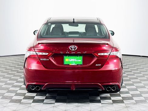 Used 2018 Toyota Camry XSE image 8