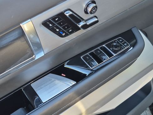 Used 2026 Cadillac Vistiq Platinum w/ LPO, Floor Liner Package AWD/4WD image 15