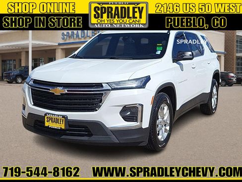Used 2023 Chevrolet Traverse LS image 1