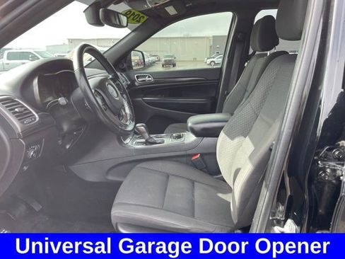 Used 2019 Jeep Grand Cherokee Laredo image 9