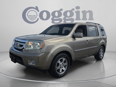 Used 2010 Honda Pilot Touring image 1