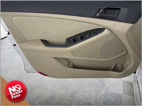 Used 2012 Kia Optima LX FWD image 9