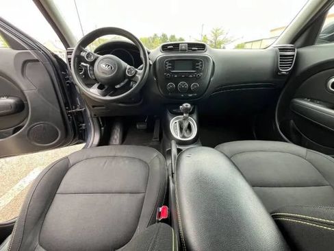 Used 2016 Kia Soul + FWD image 19