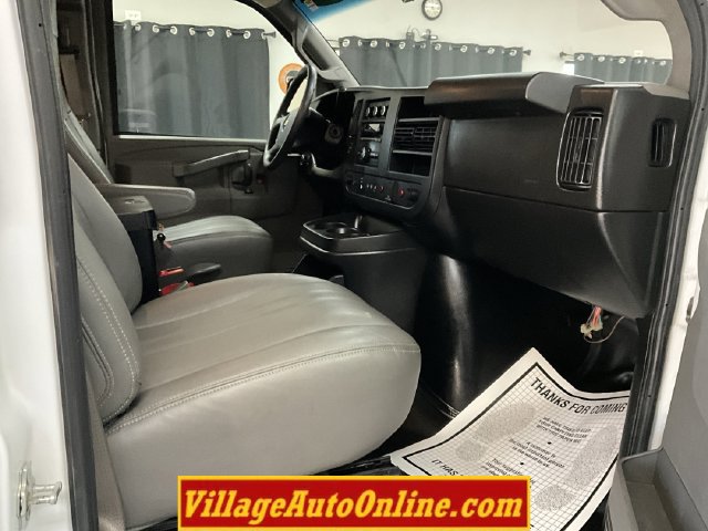 Used 2019 Chevrolet Express 2500 RWD image 31