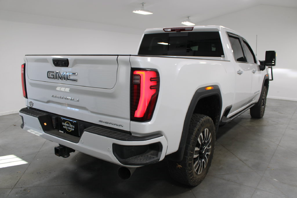 Used 2025 GMC Sierra 3500 Denali Ultimate AWD/4WD image 9