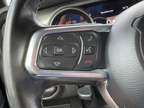Used 2022 Jeep Wrangler Unlimited Sahara AWD/4WD image 18