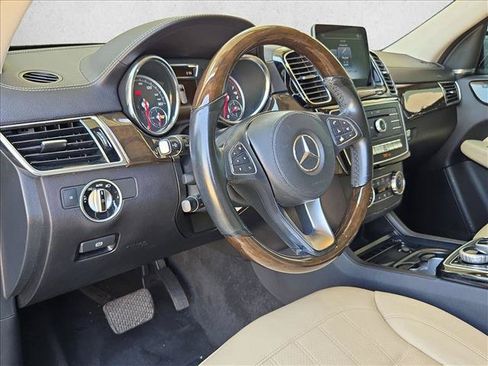 Used 2018 Mercedes-Benz GLS 450 4MATIC image 9