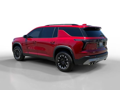 Used 2025 Chevrolet Traverse Z71 w/ Enhanced Driving Package AWD/4WD image 3