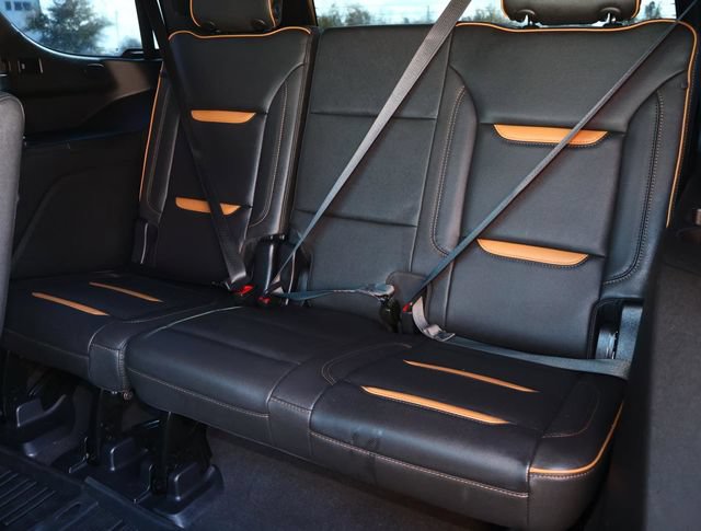 Used 2023 GMC Yukon AT4 w/ AT4 Premium Package AWD/4WD image 23