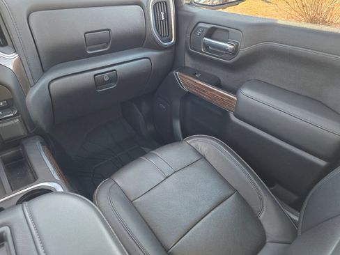 Used 2020 Chevrolet Silverado 1500 High Country w/ Technology Package image 15