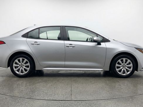 Used 2025 Toyota Corolla LE image 11