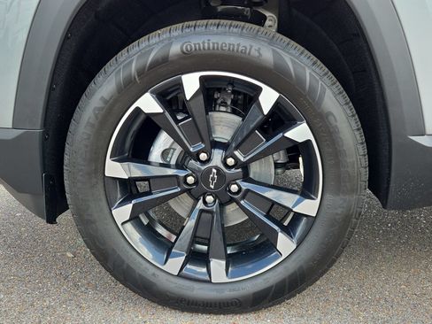 New 2027 Chevrolet Equinox RS w/ Convenience Package III FWD image 9