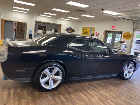Used 2009 Dodge Challenger SRT8 RWD image 6