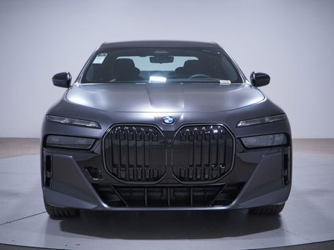 New 2026 BMW 760i xDrive w/ Executive Package image 4