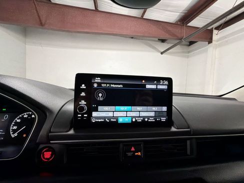 Used 2023 Honda Pilot Touring image 13