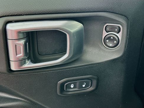 Used 2020 Jeep Wrangler Unlimited Sport S AWD/4WD image 21