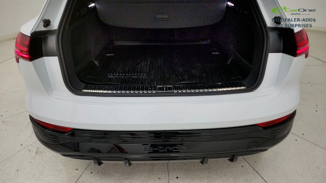 Used 2024 Audi Q8 e-tron Premium AWD/4WD image 27